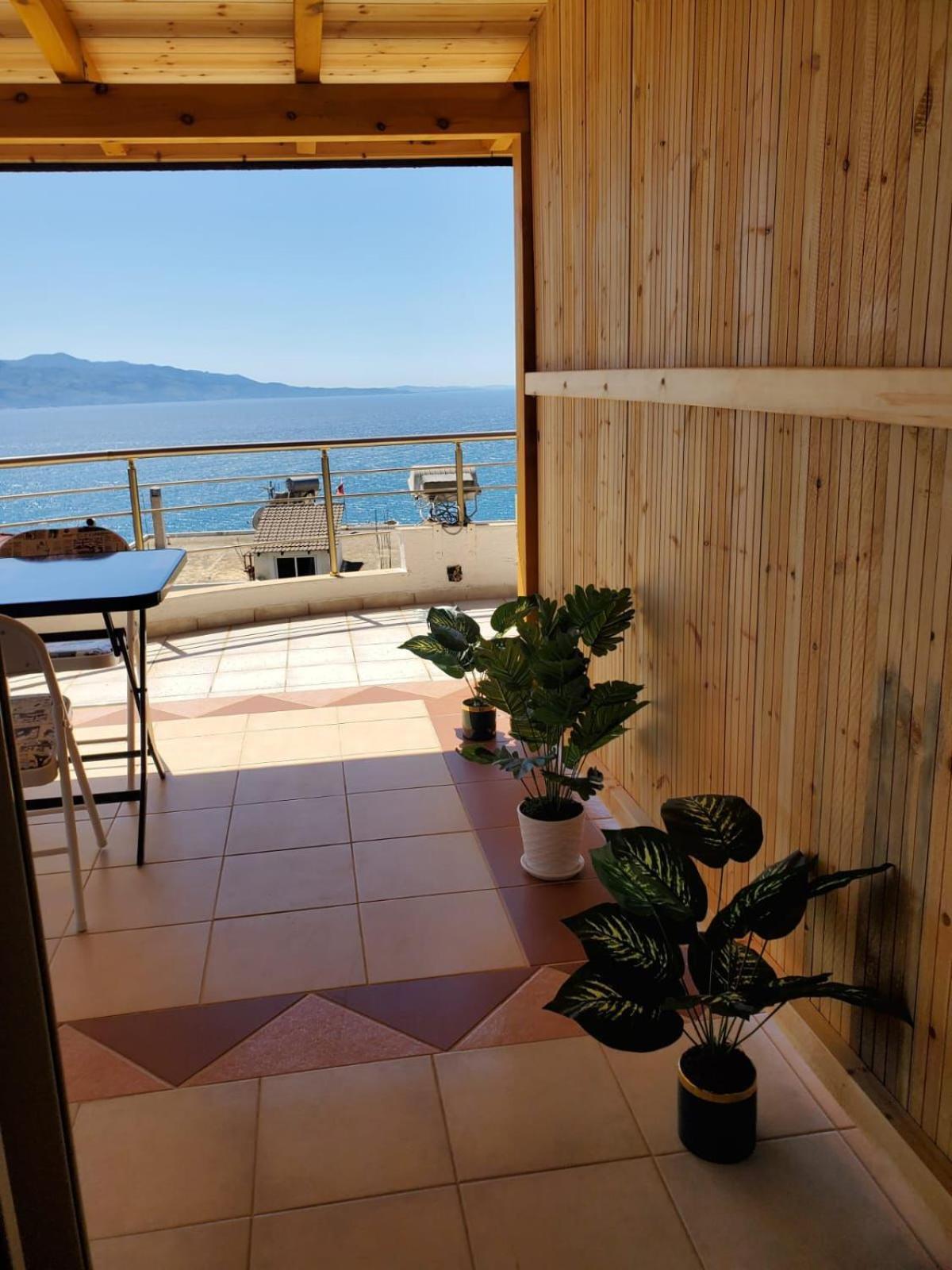 Summer Gate Apartment Sarande Bagian luar foto