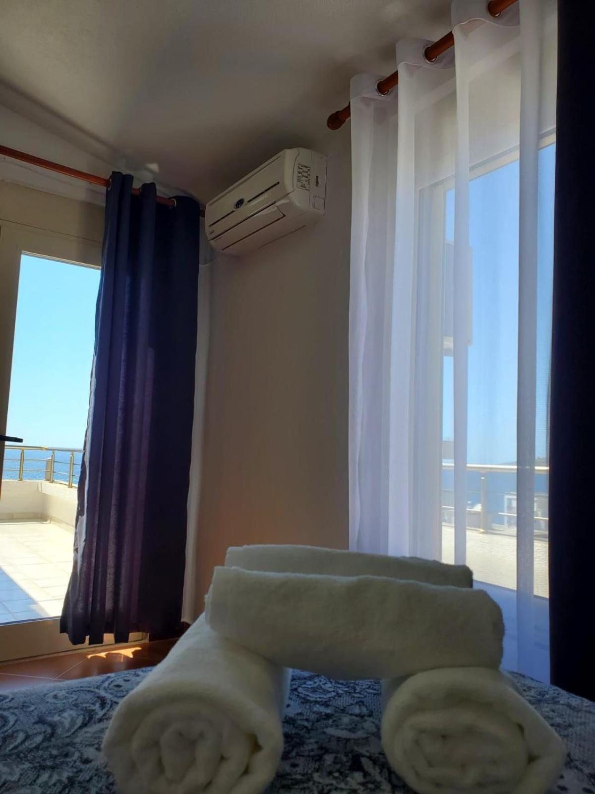 Summer Gate Apartment Sarande Bagian luar foto