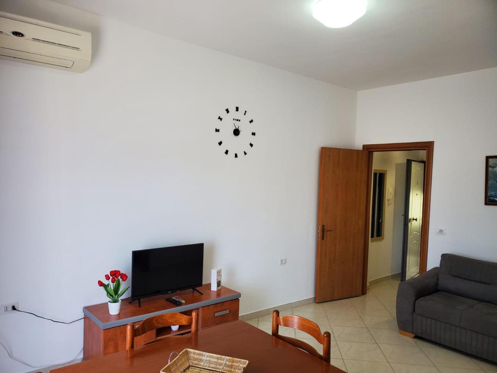 Summer Gate Apartment Sarande Bagian luar foto
