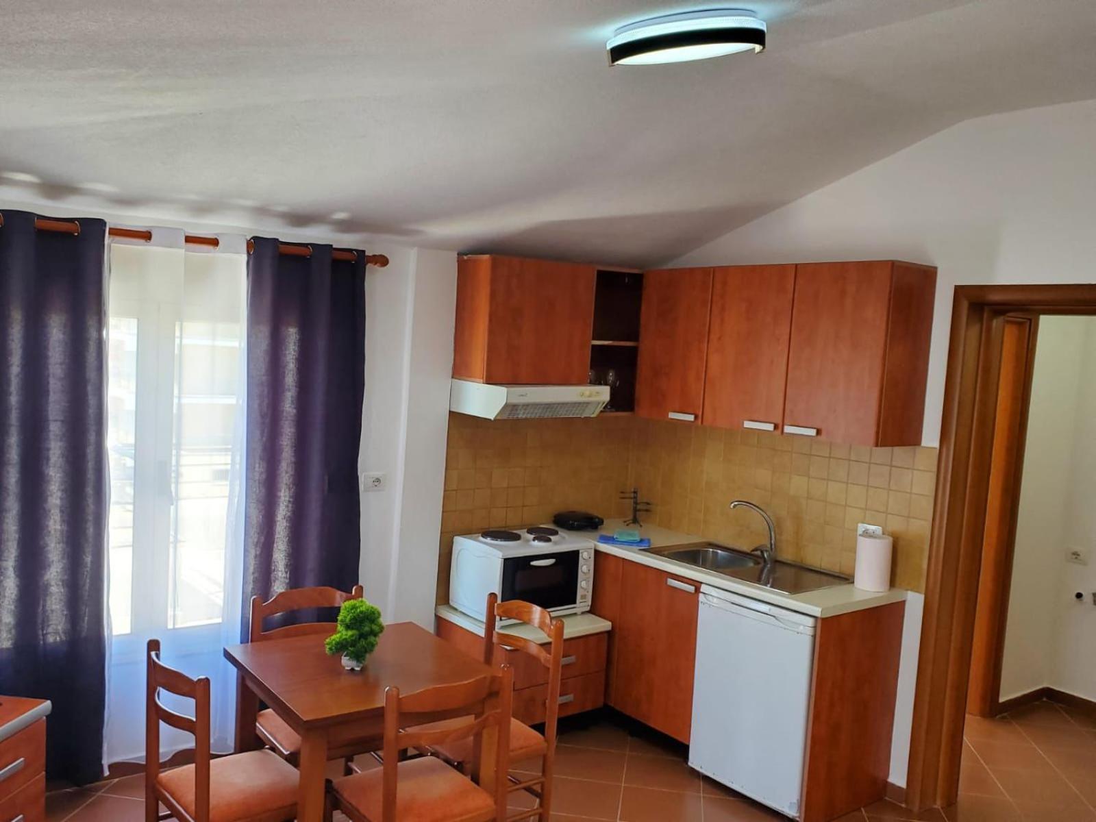 Summer Gate Apartment Sarande Bagian luar foto