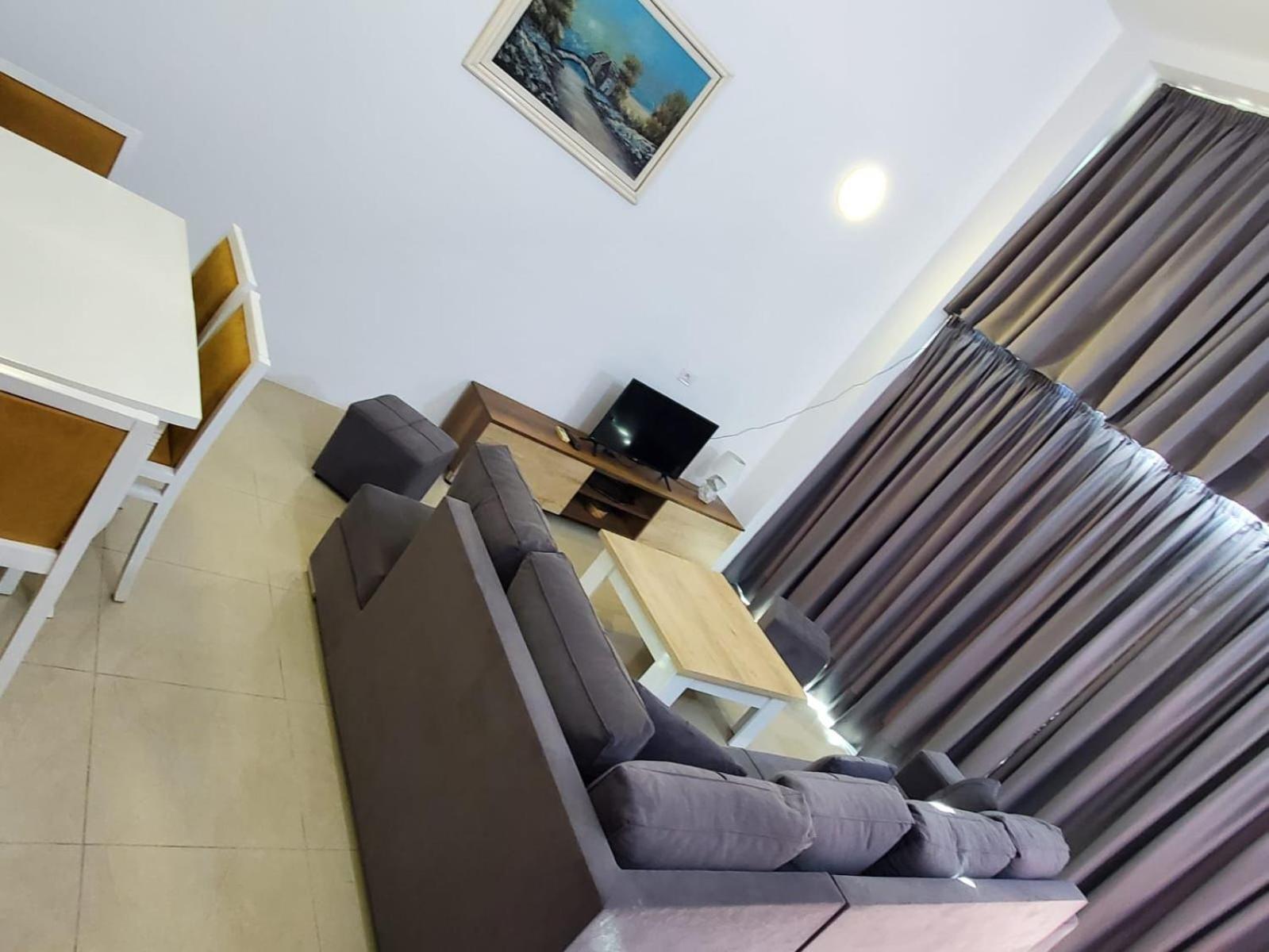 Summer Gate Apartment Sarande Bagian luar foto