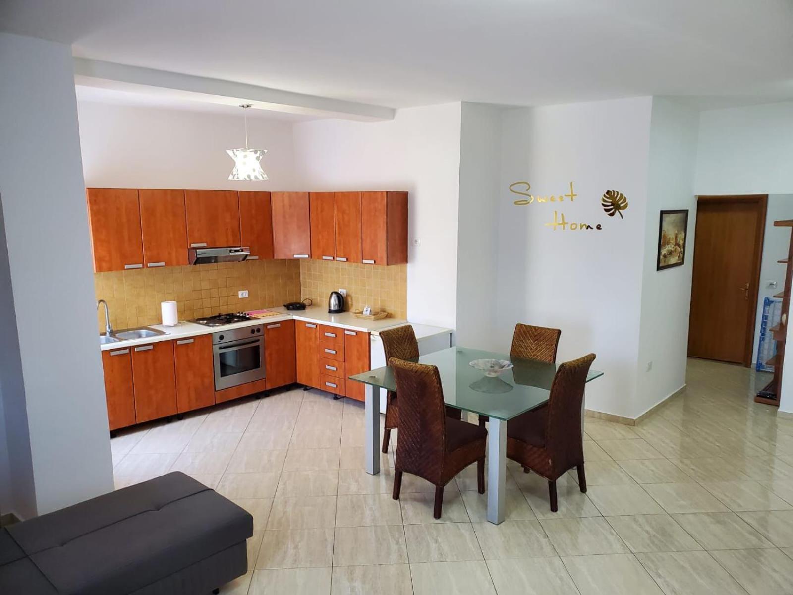 Summer Gate Apartment Sarande Bagian luar foto