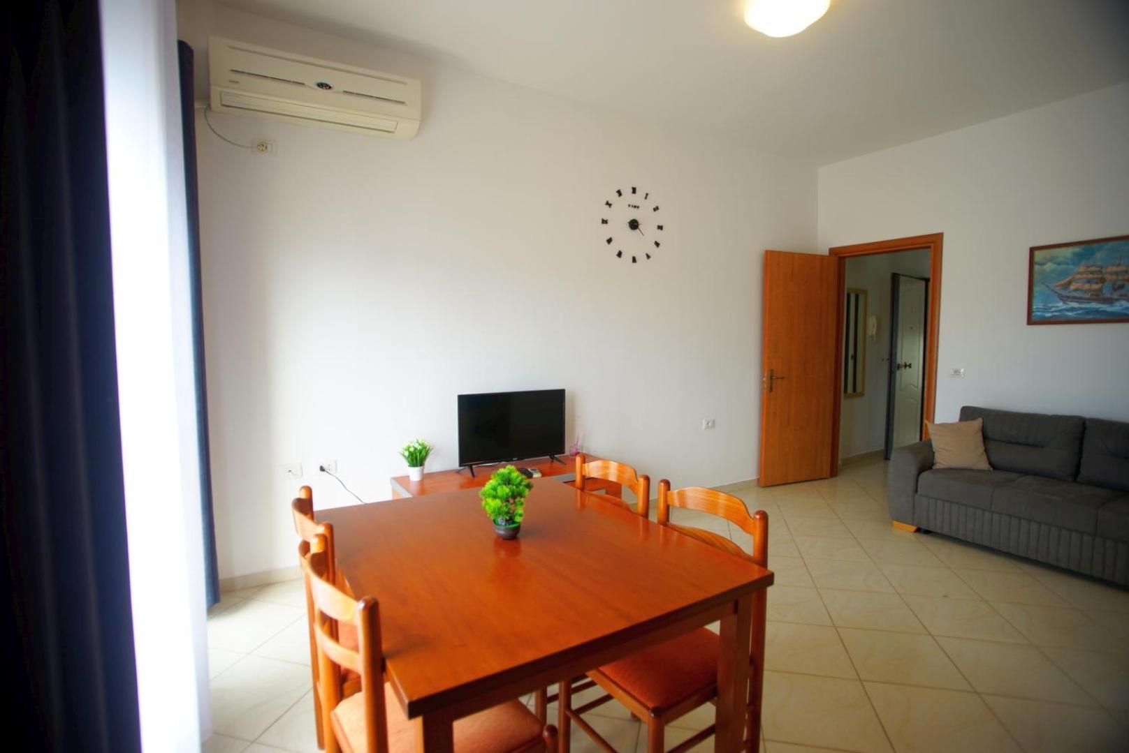 Summer Gate Apartment Sarande Bagian luar foto