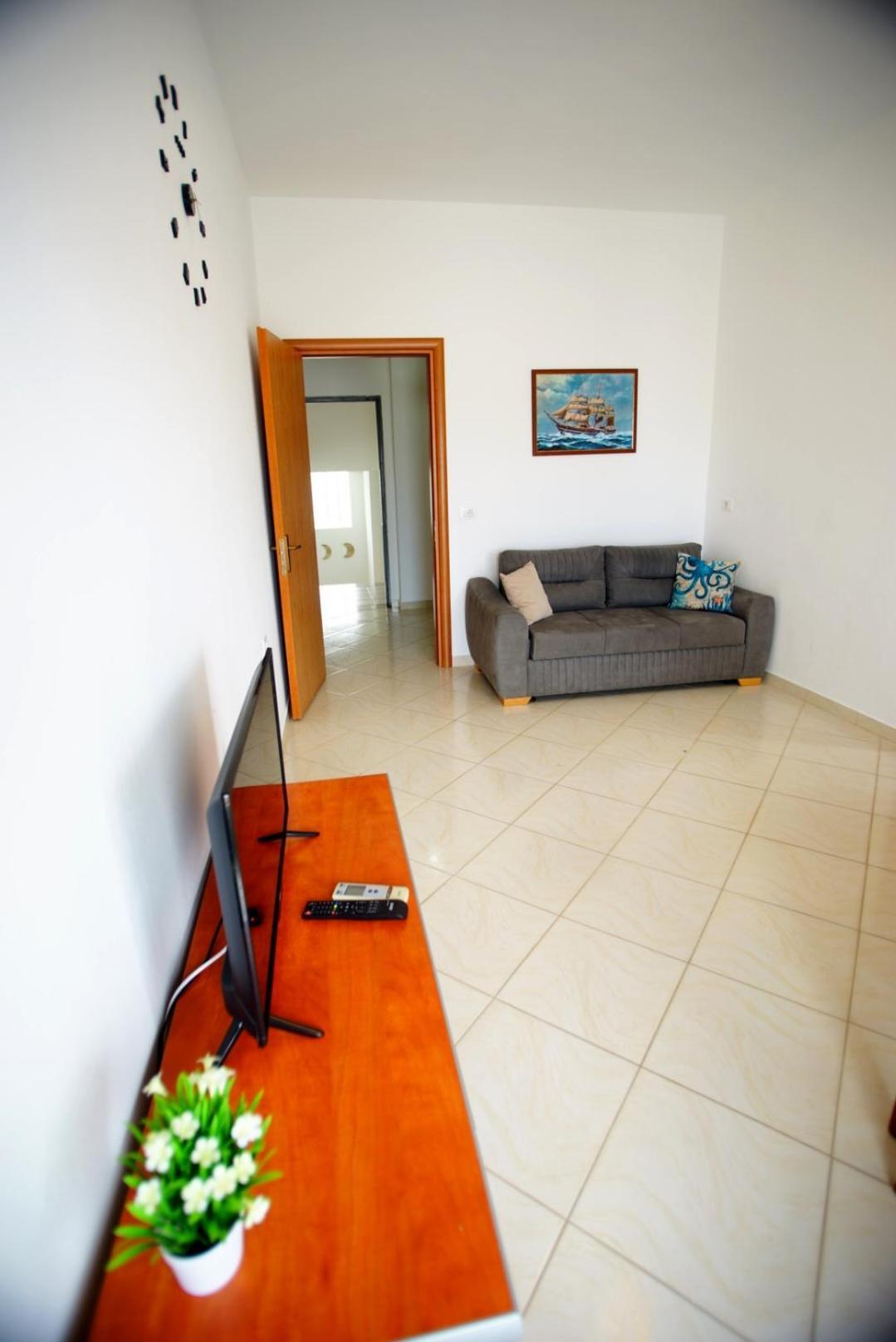 Summer Gate Apartment Sarande Bagian luar foto